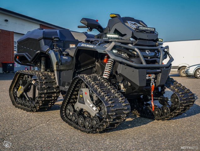 Can-Am Outlander 4