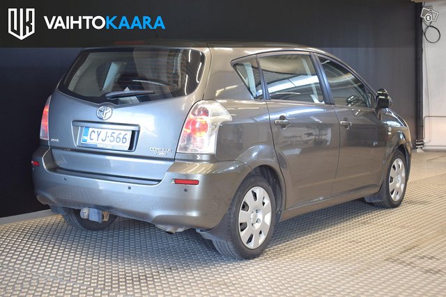 Toyota Corolla Verso 18