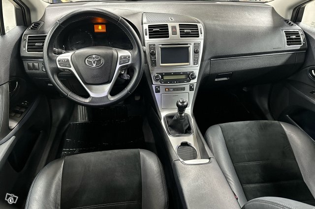 Toyota Avensis 9