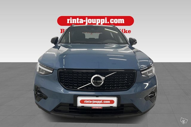 VOLVO XC40 2