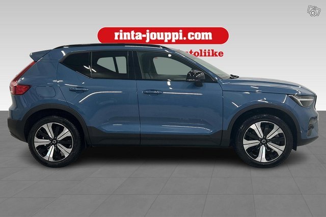 VOLVO XC40 4