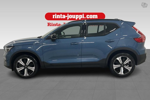 VOLVO XC40 8