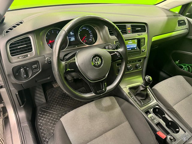 Volkswagen Golf 9