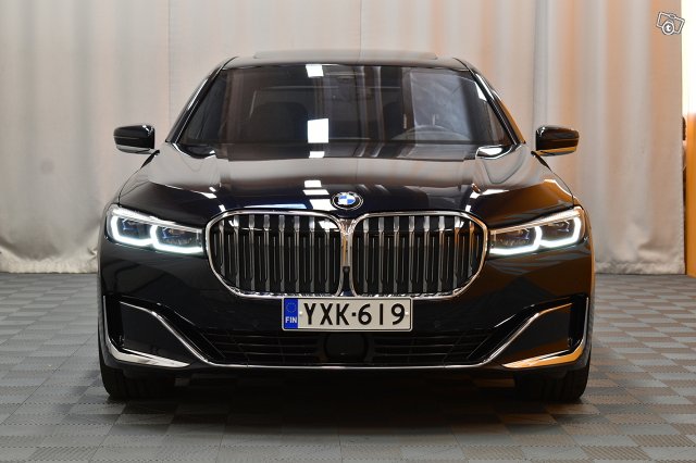 BMW 745 2