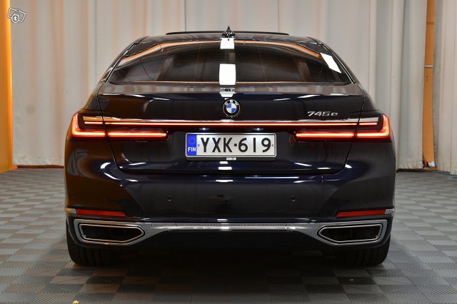 BMW 745 7