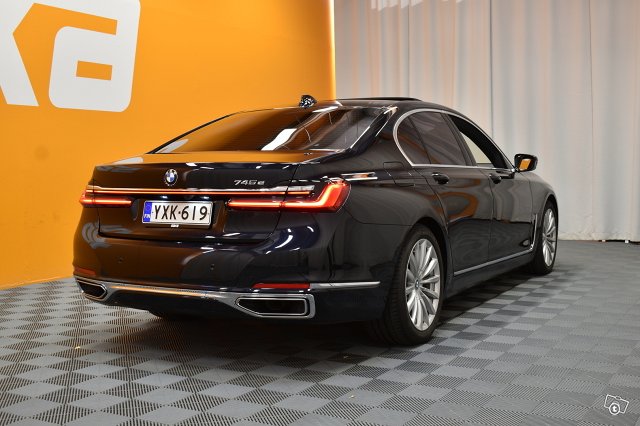 BMW 745 8