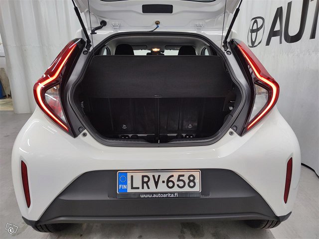 TOYOTA Aygo X 6