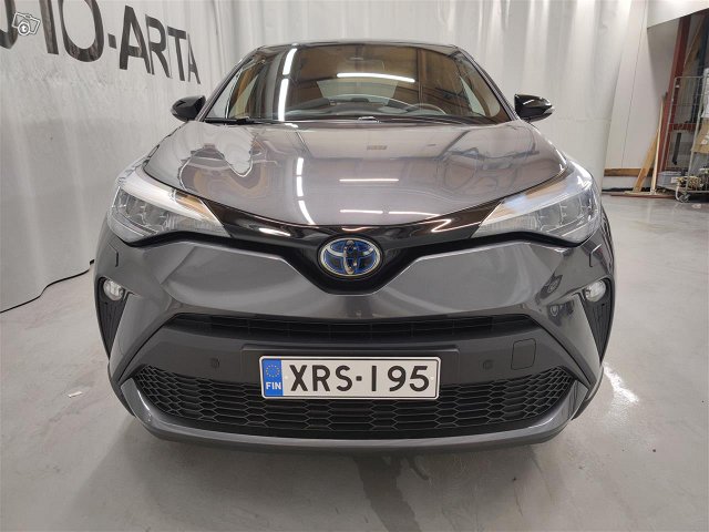 TOYOTA C-HR 2