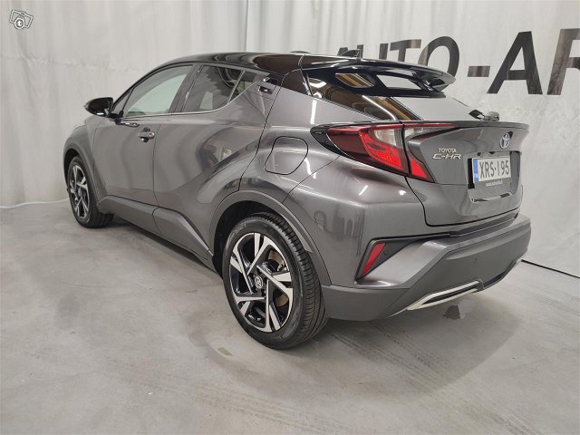 TOYOTA C-HR 4