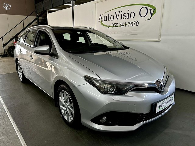 Toyota Auris 1