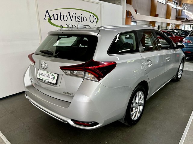 Toyota Auris 2