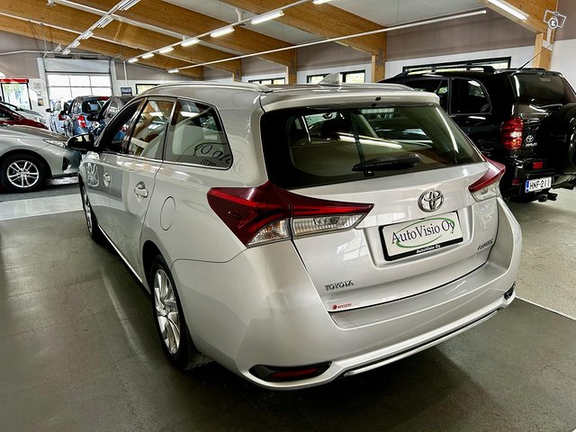 Toyota Auris 5