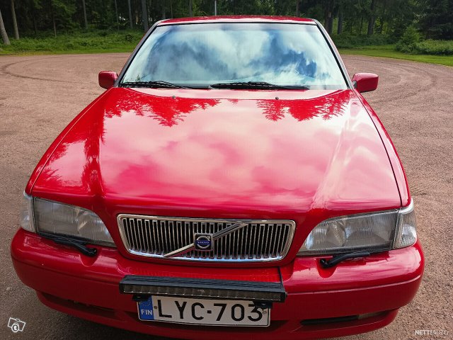 Volvo V70 3