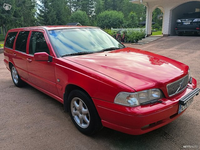 Volvo V70 4