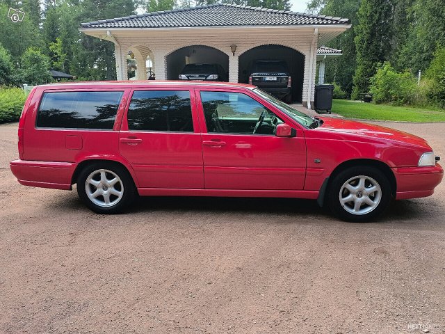 Volvo V70 5