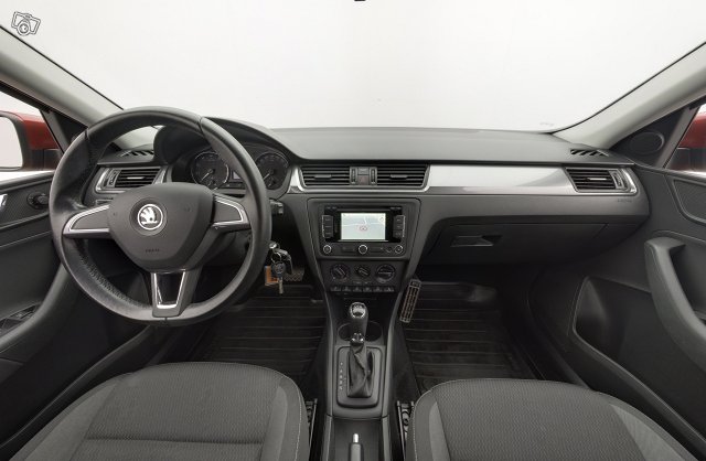 SKODA RAPID 8