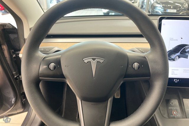 Tesla Model 3 13