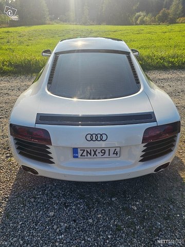 Audi R8 8