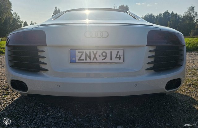 Audi R8 10