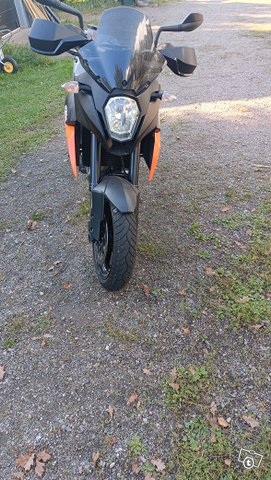 Myydään moottoripyörä KTM Supermoto 990 5