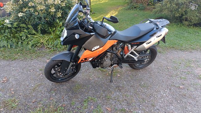 Myydään moottoripyörä KTM Supermoto 990 7