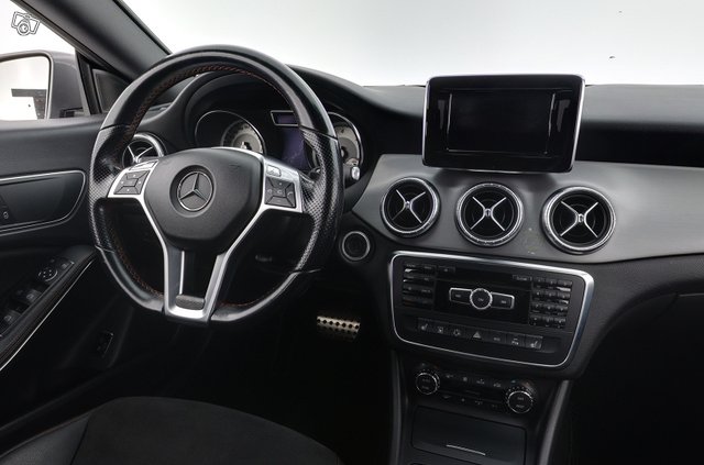 Mercedes-Benz CLA 11