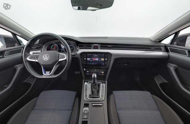 VOLKSWAGEN PASSAT 13