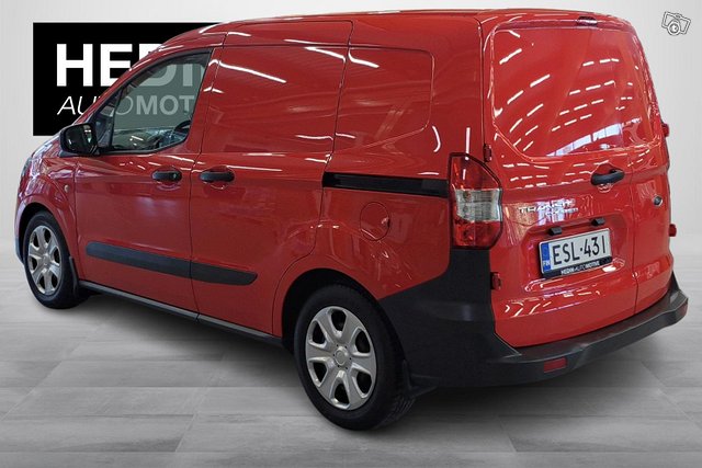 Ford Transit Courier 2