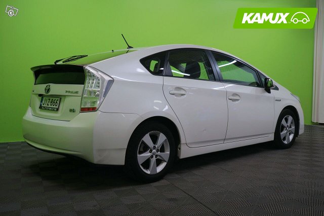 Toyota Prius 4