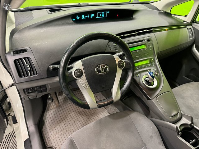 Toyota Prius 11