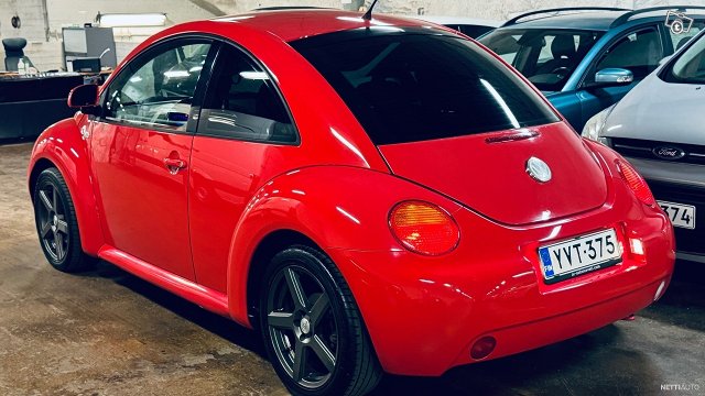 Volkswagen New Beetle 6