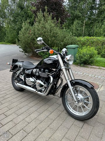 Triumph America 900 1.Omistaja, kuva 1