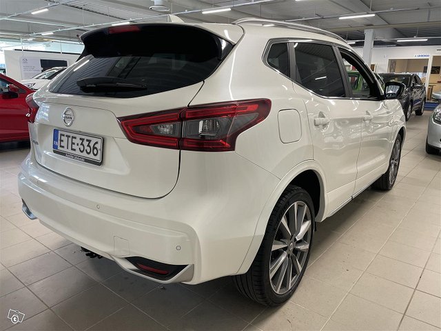 NISSAN QASHQAI 5