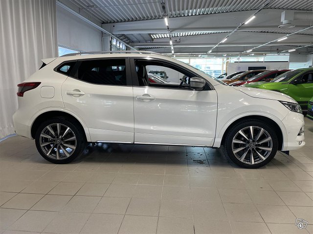 NISSAN QASHQAI 6