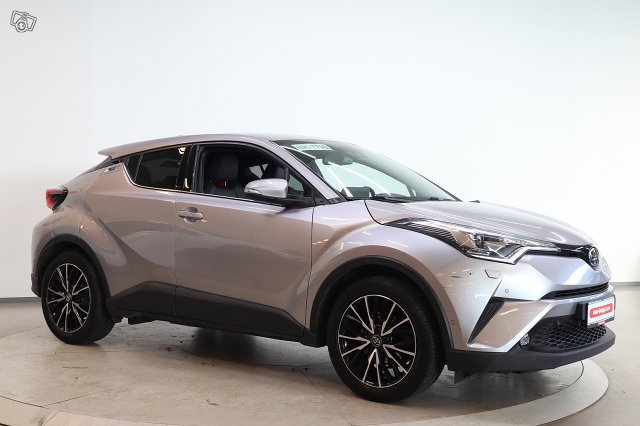 TOYOTA C-HR 3