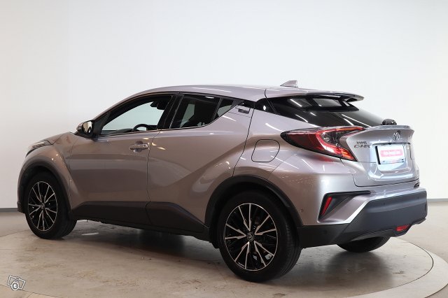 TOYOTA C-HR 7