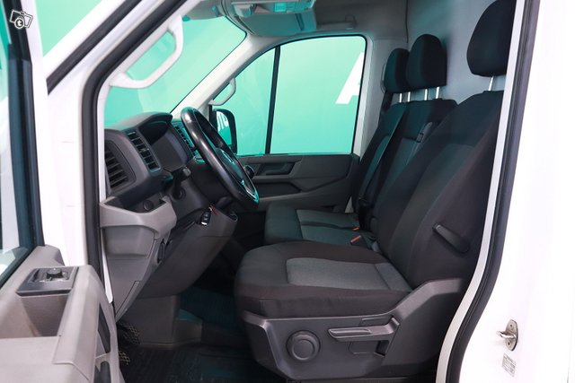 Volkswagen Crafter 9