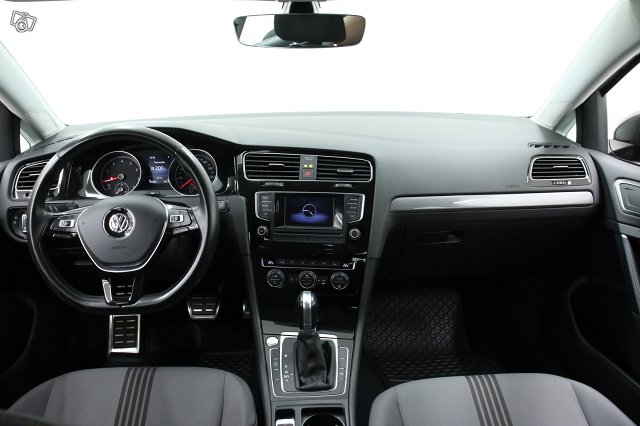 Volkswagen Golf 9