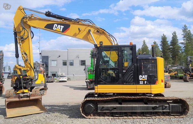 Cat 325FLCR PYÖRITTÄJÄLLLÄ, kuva 1