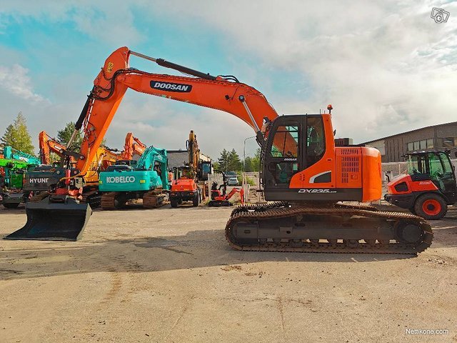 Doosan DX235LCR-5 PYÖRITTÄJÄLLÄ, kuva 1