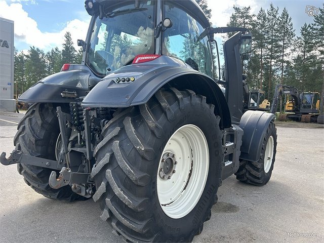 Valtra T174 ETUNOSTOLAITTEET ETUVOIMAOTTO 5