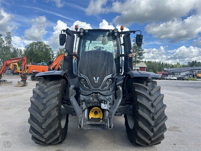 Valtra T174 ETUNOSTOLAITTEET ETUVOIMAOTTO 8