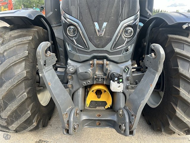 Valtra T174 ETUNOSTOLAITTEET ETUVOIMAOTTO 9