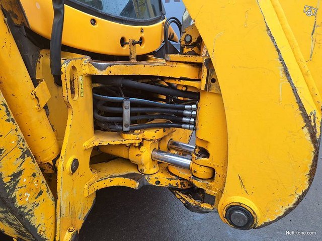 Jcb 4cn yhdistelmäkone kallistajalla 8