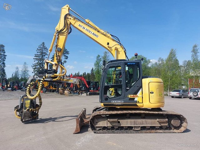 New Holland Kobelco E140CSR MOTOVARUSTUKSELLA, kuva 1