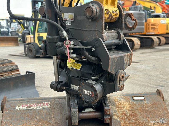 Cat 310 Rototilt 2-kauhaa 17