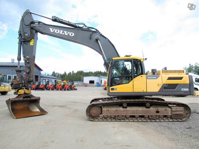 Volvo EC300DL PYÖRITTÄJÄLLÄ, kuva 1