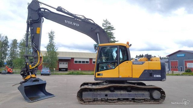 Volvo EC180DL PYÖRITTÄJÄLLÄ, kuva 1