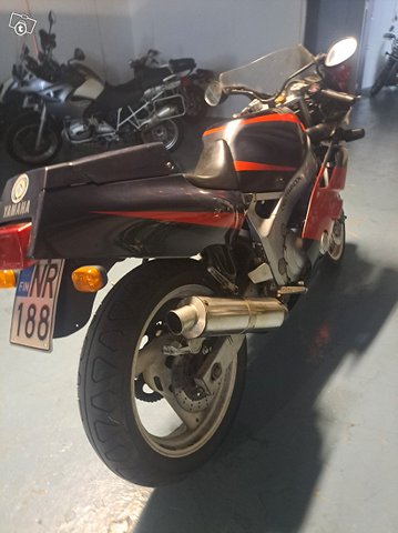 Yamaha FZR 600 4