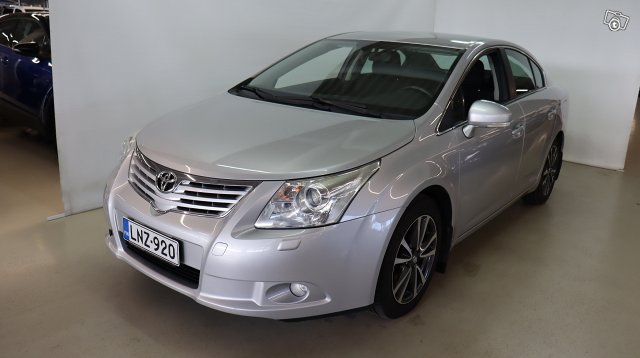 Toyota AVENSIS, kuva 1